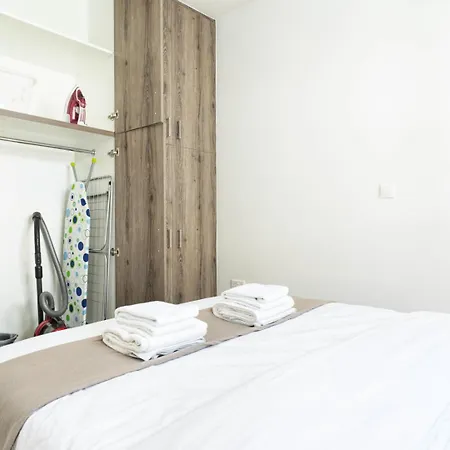 Alexis Court 301
